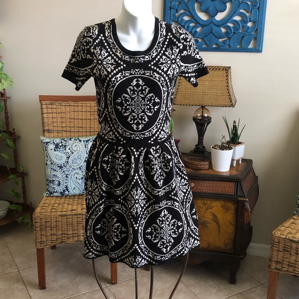 Romeo & Juliet Couture S Knit Sweater Dress
